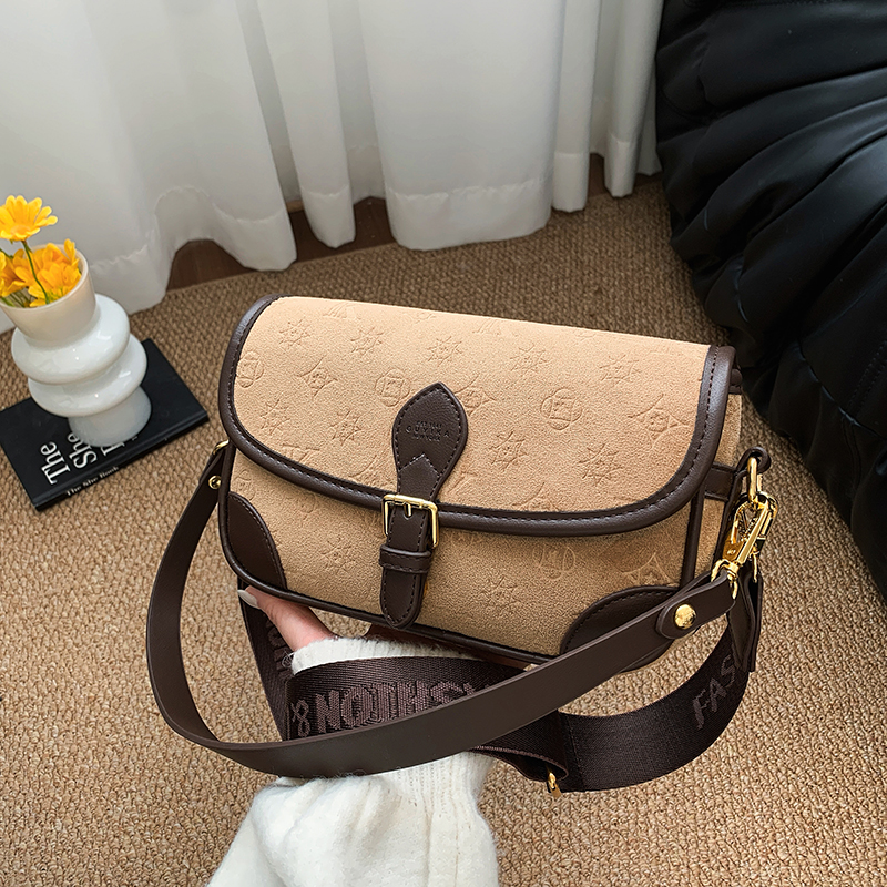 高级感复古麂皮绒腋下包女式2025新款潮法棍包百搭单肩斜挎小方包