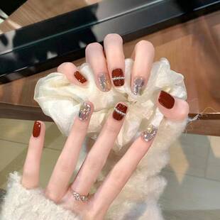 美甲穿戴甲短款学生党2026新款指甲贴片黄黑皮显白千金一字钻甲片