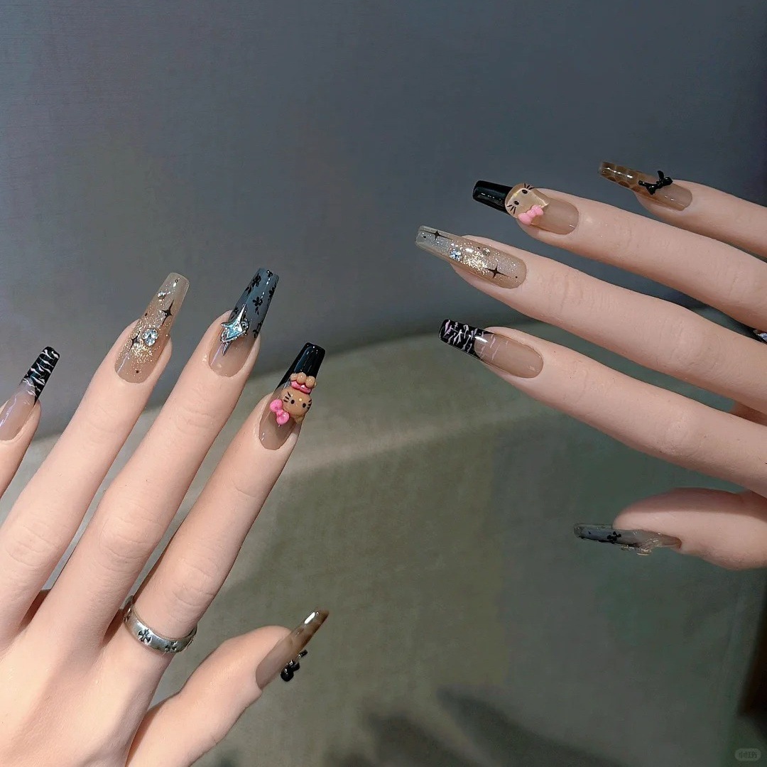 纯手工穿戴甲夏日沙滩辣妹黑咖Kitty爆闪渐变法式甜酷显白美甲贴