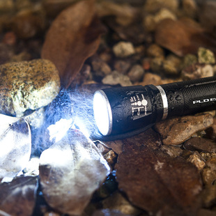 派力德强光手电筒铝合金led可伸缩照明电筒户外探险防水手电