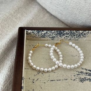 小众设计珍珠耳圈气质高级感开口圆珍珠耳饰时尚珍珠环状精致耳环