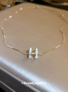 真金电镀贝壳锆石字母项链女韩国高级感轻奢锁骨链项坠项饰女