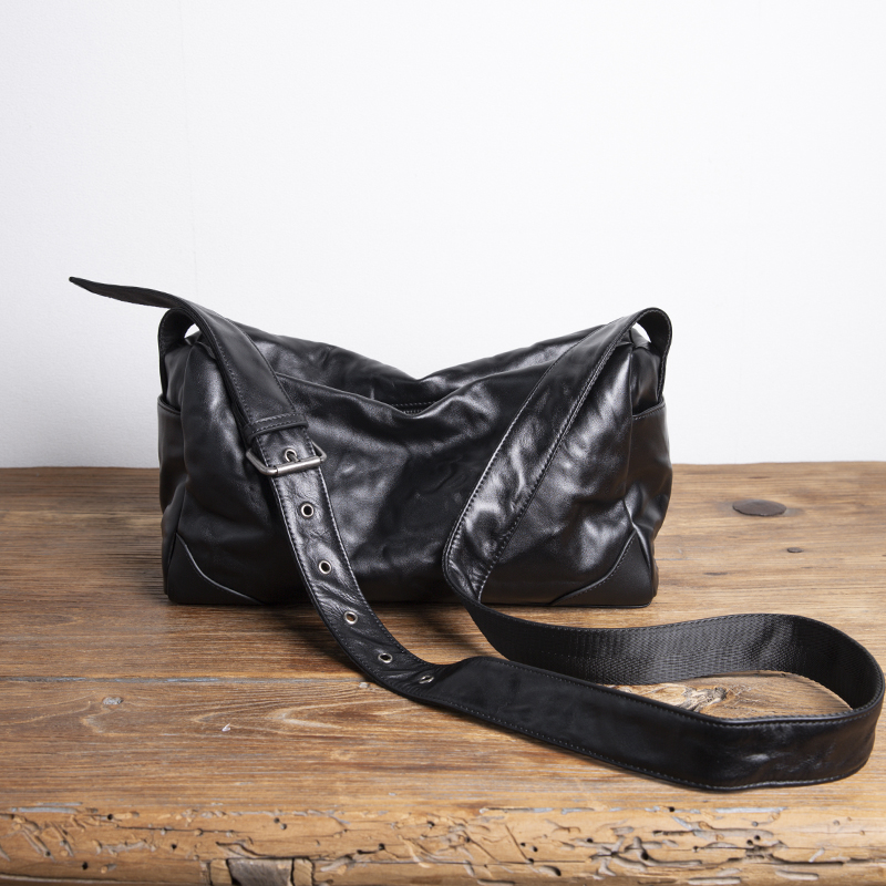 复古小众手抓纹男包单肩斜挎包