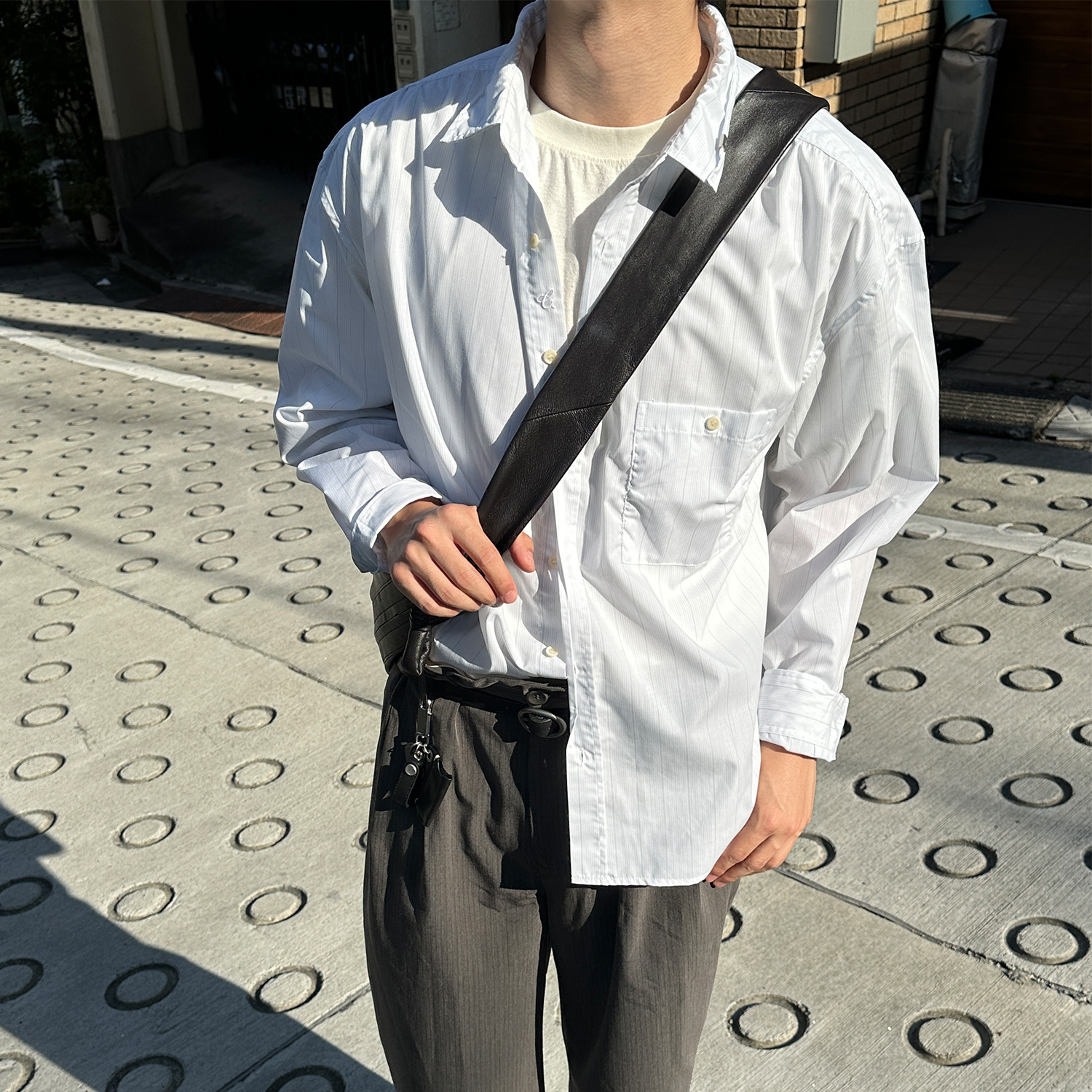 C2H4Old Time Wardrobe Wrinkled Shirt 旧时衣橱 堆放褶皱衬衫