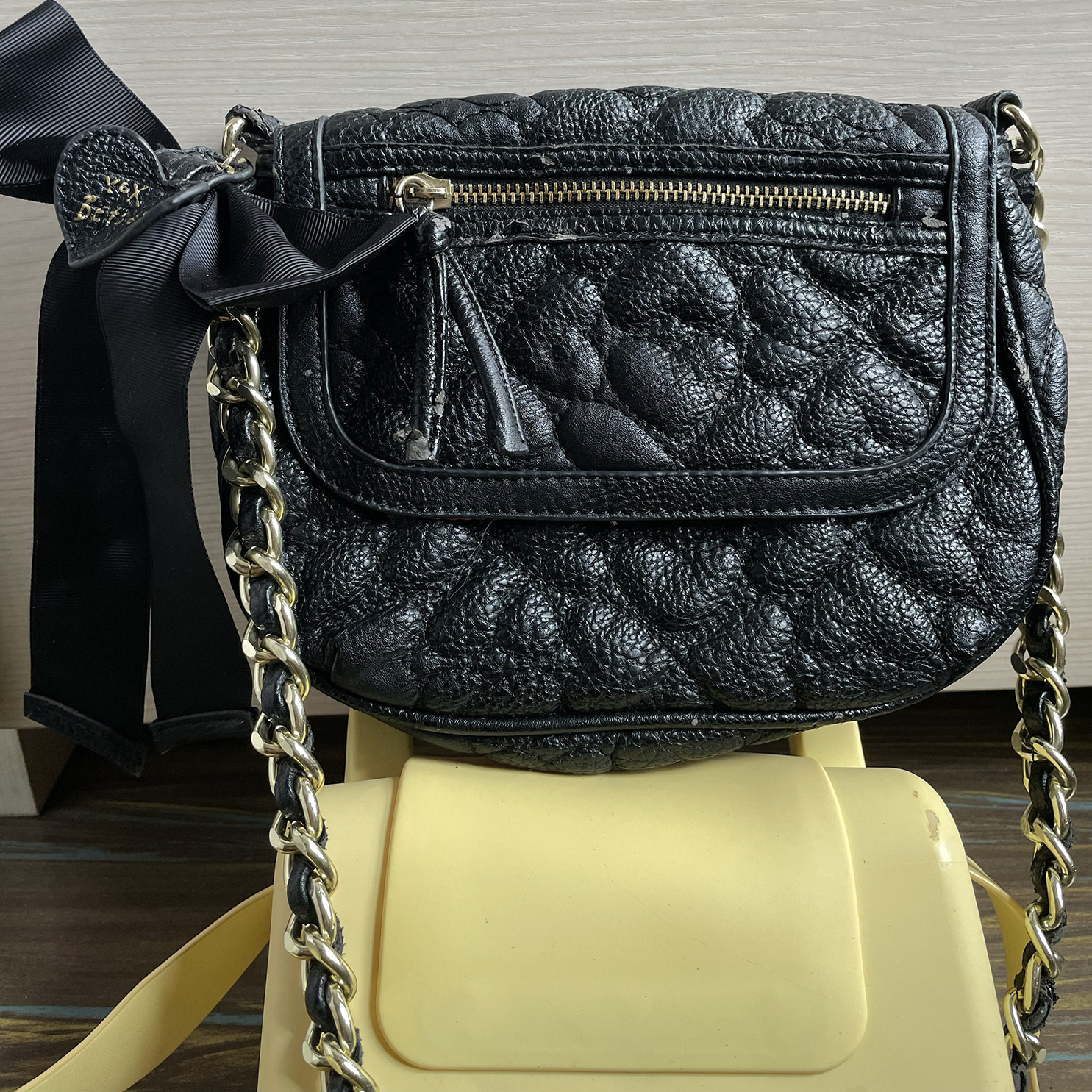 Betsey Johnon 女士蝴蝶结公主风皮纹斜挎包单肩包（瑕疵特卖）