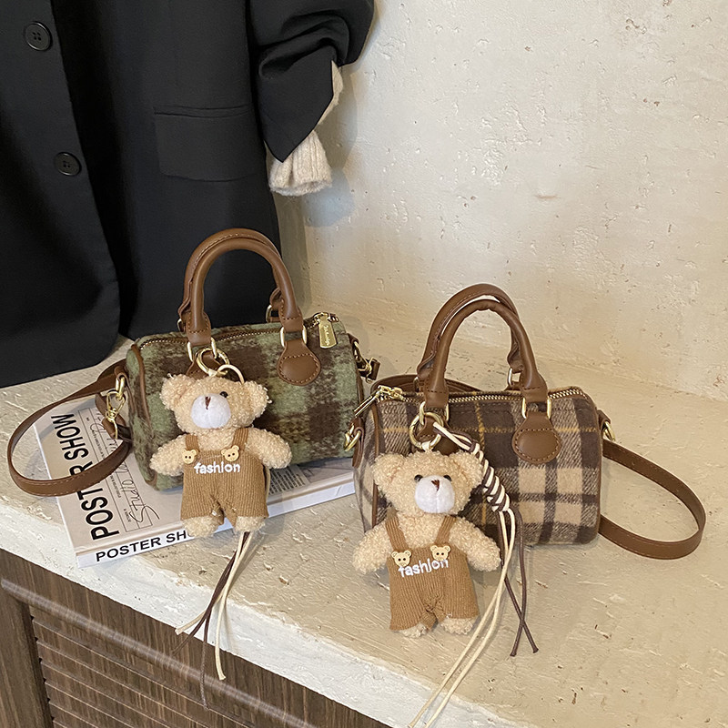 复古简约小众枕头包时尚休闲单肩包2025秋冬季新款女士个性斜挎包