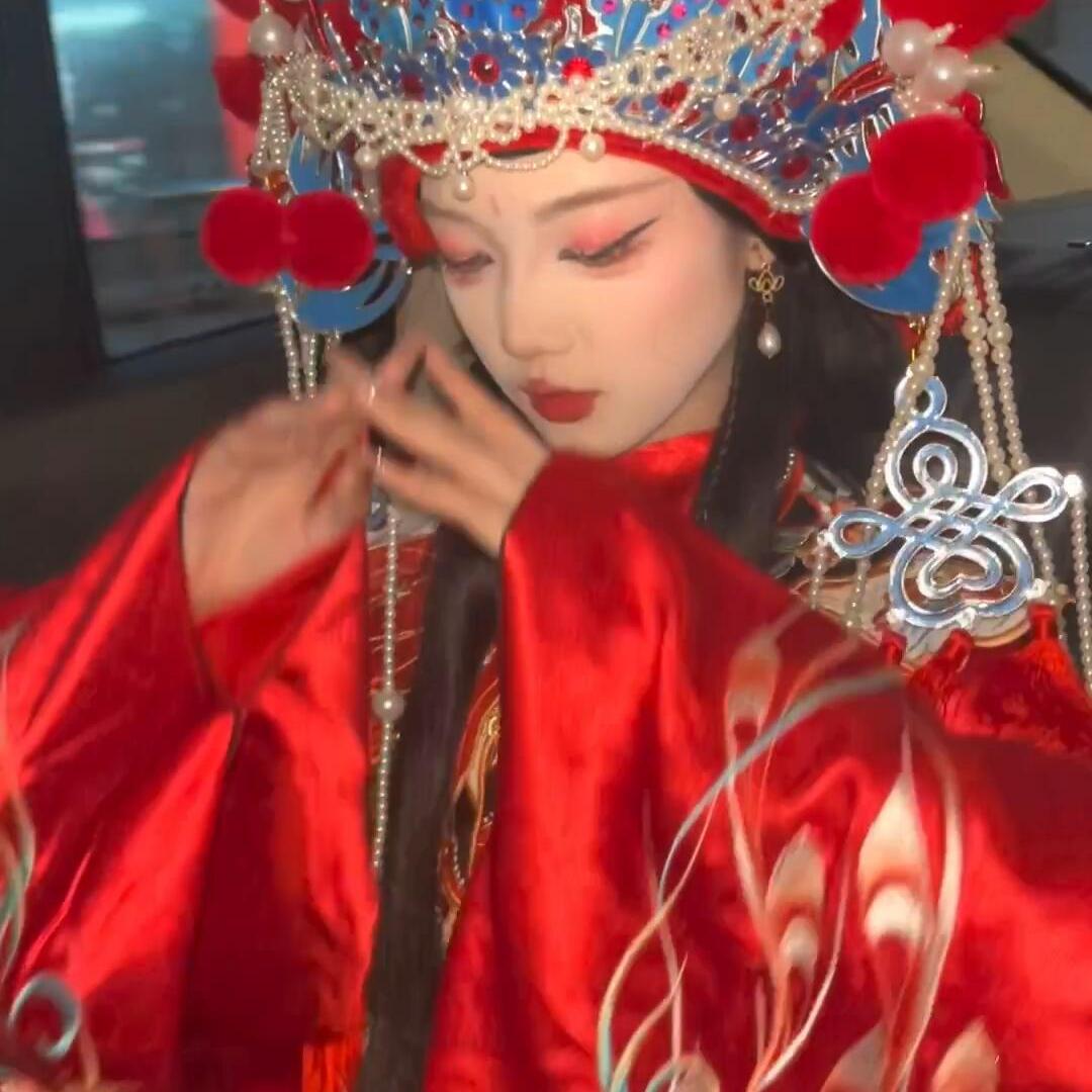 新款红色绒球国潮凤冠帽子主播古装造型凤冠霞帔古风戏剧京剧发冠