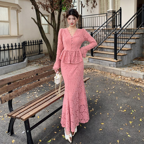 搭配今年风蕾丝套装女V领长袖上衣包臀鱼尾裙两件套秋装今年通勤