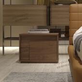 芬纳维亚 Hargrove哈格罗夫 意式 简约储物柜胡桃实木床头边柜子