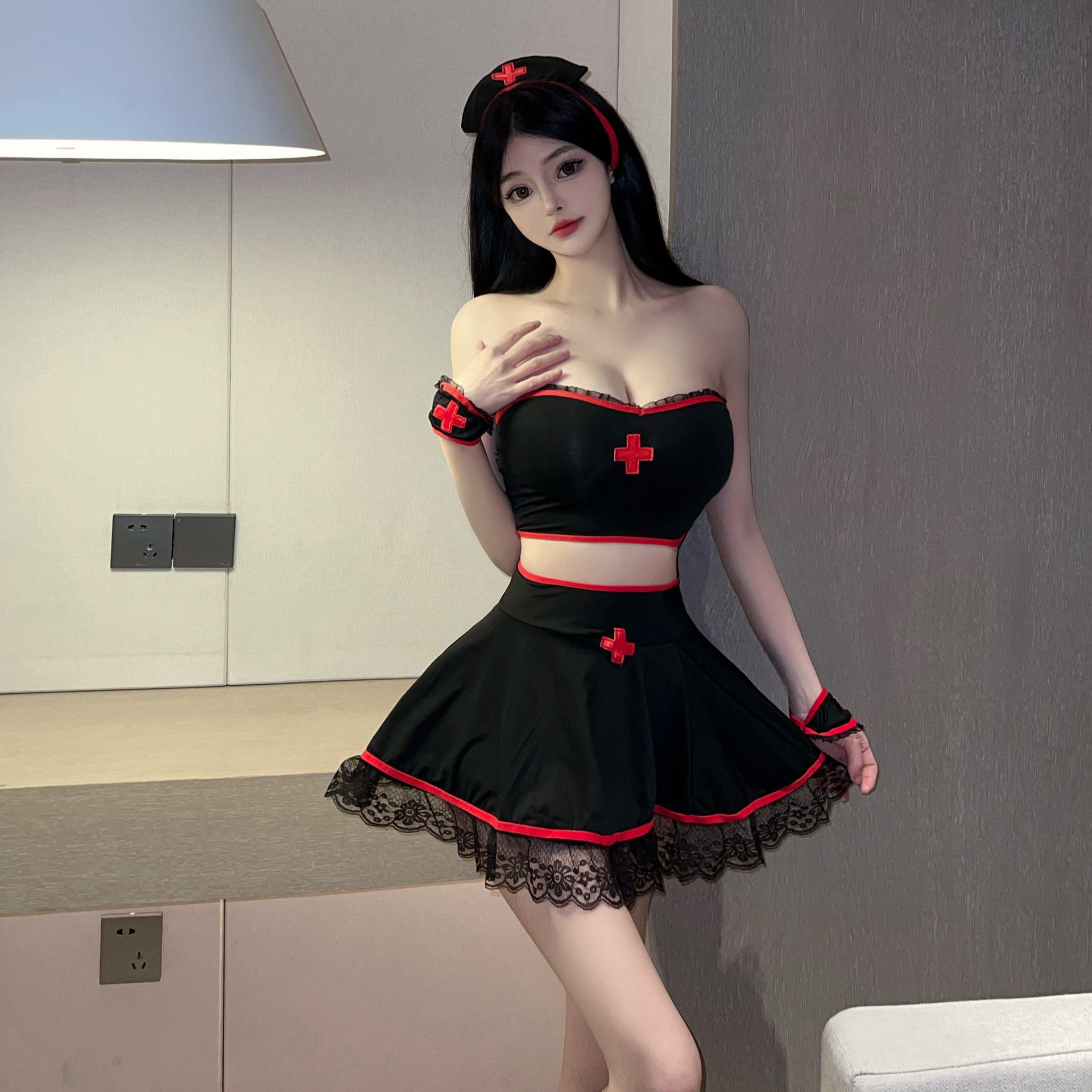 网红主播性感变装暗黑护士装制服