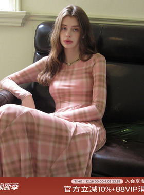 竹依依原创法式复古橘粉色格纹长袖连衣裙女秋季女神韵味气质长裙