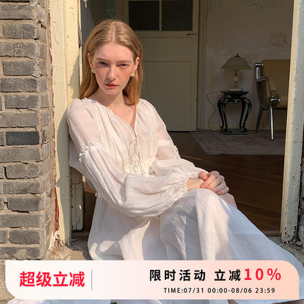 竹依依法式复古高级感少女心事气质长袖连衣裙女大摆修身长裙子