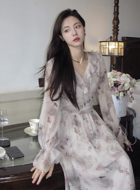 竹依依扎染气质紫色水墨印花连衣裙女春夏复古法式长袖V领碎花裙