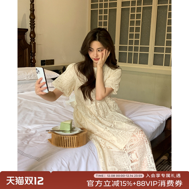 韩系温柔显瘦蕾丝连衣裙