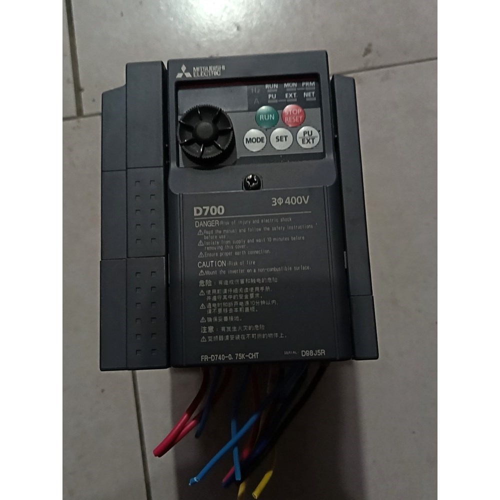 三菱变频器FR-D740-0.75k-CHT实拍如图功能 议价