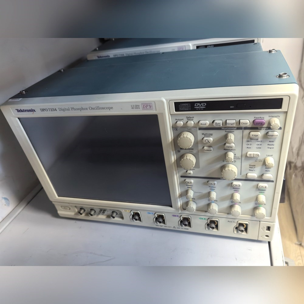 泰克DPO7254示波器2.5G带宽4通道40GSs采 议价