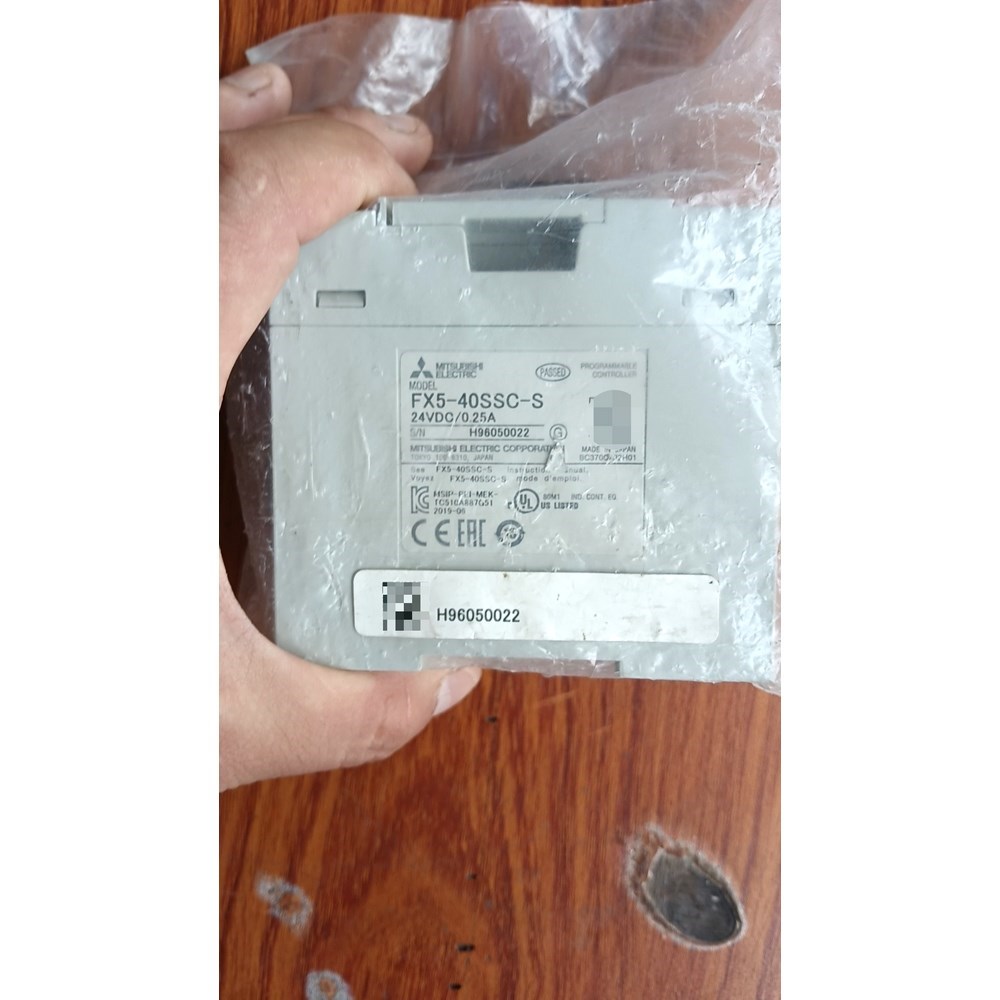 三菱模块FX5-40SSC-S的无包装塑料袋装起来的 议价