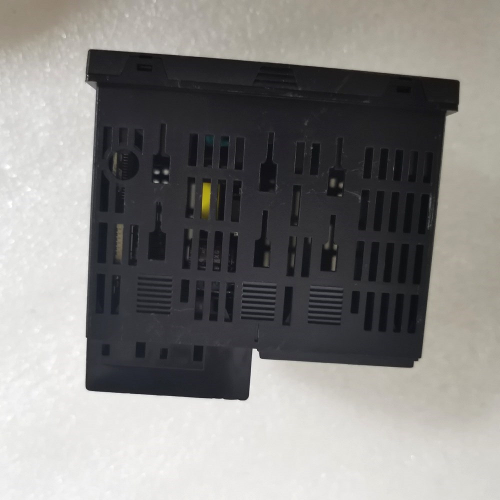 富士温控表PXR9TCY1-8W000-CPXR9TAY1 议价