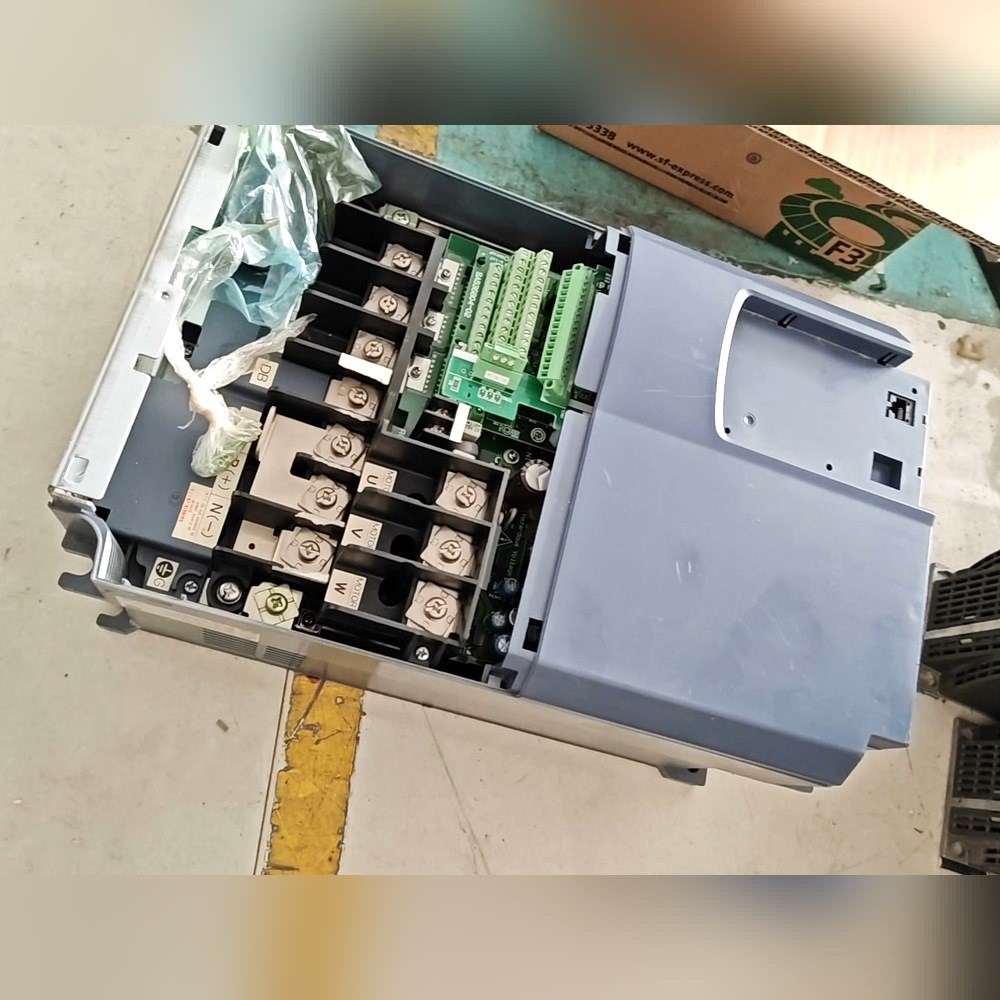 富士变频器FRN15LM1S4X0 24KVA 便宜处 议价