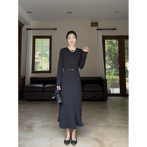 郭九九呢赫本风显瘦鱼尾裙小黑裙