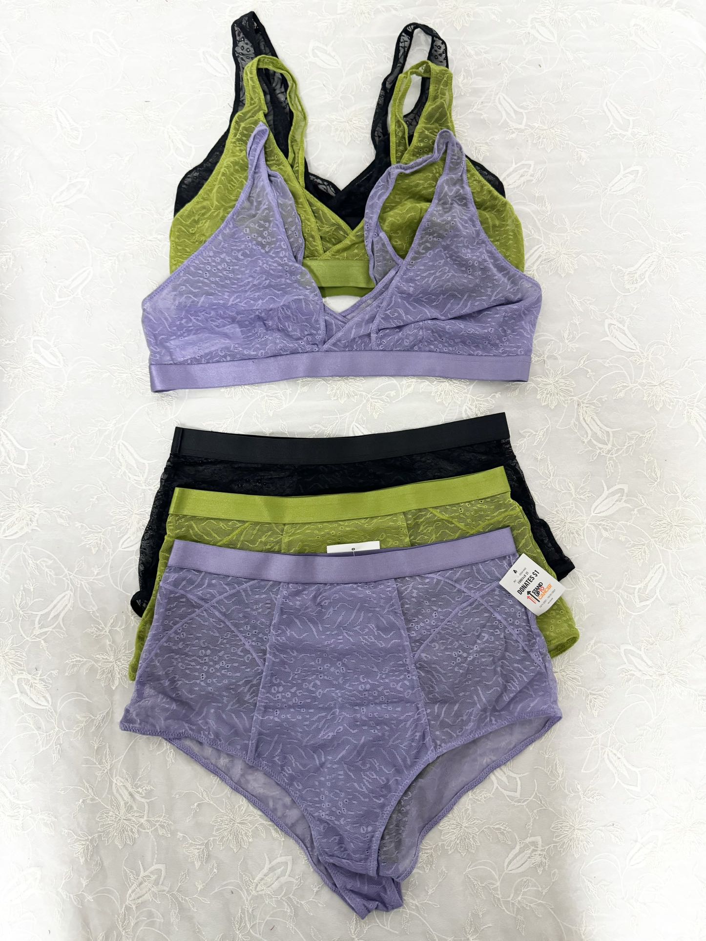 外贸出口无钢圈超薄高腰三角文胸套装蕾丝性感包臀内裤背心式内衣