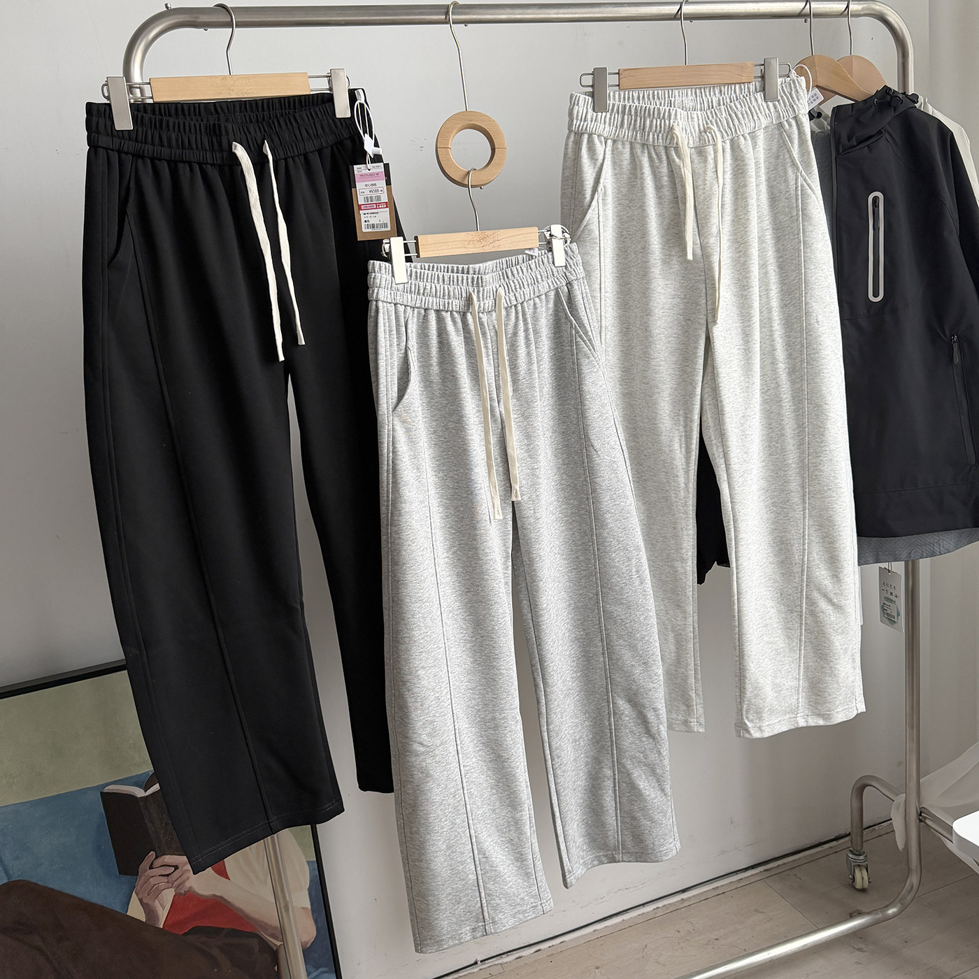 日系简约解构弧线 男士时髦舒适挺括棉质宽松直筒休闲弯刀卫裤