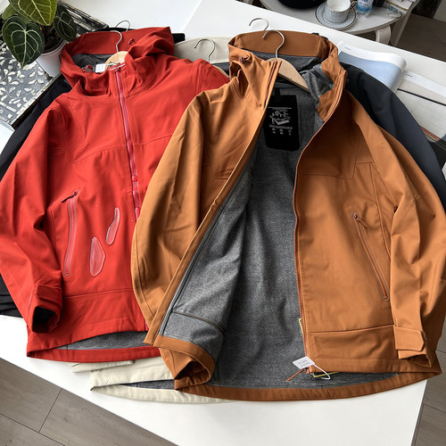 战术软壳 机能户外 秋冬男士无缝压胶防水透湿暖肤绒冲锋衣外套