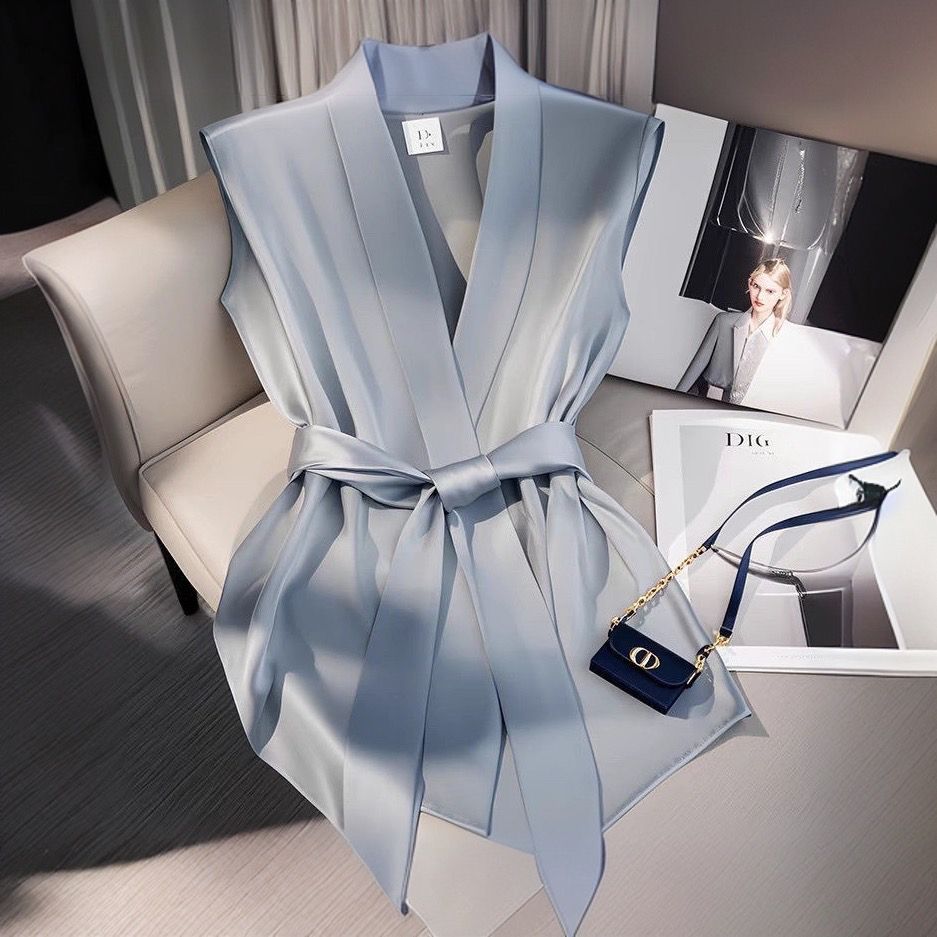 夏季超好看通勤蓝色衬衫收腰