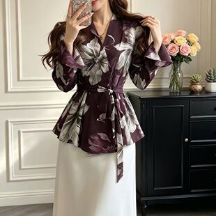 春款花色光面气质喇叭袖深V领上衣豹纹收腰显瘦女士通勤百搭衬衫