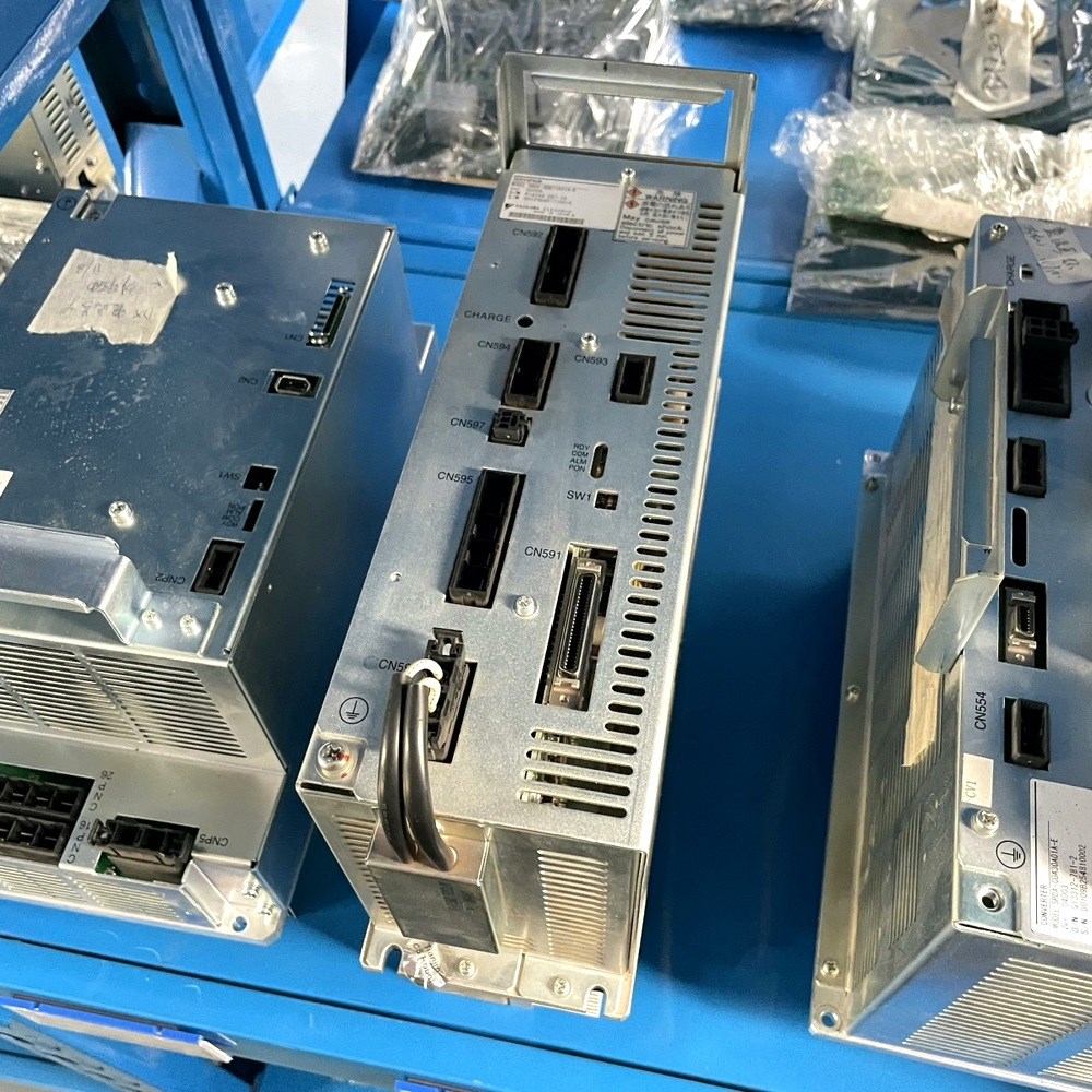 安川机器人外部轴放大器SRDA-SDB71A01A-E 议价