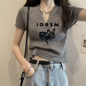 T恤女2026夏季 新款 辣妹修身 冰丝针织V领短袖 短款 正肩印花T恤0202r