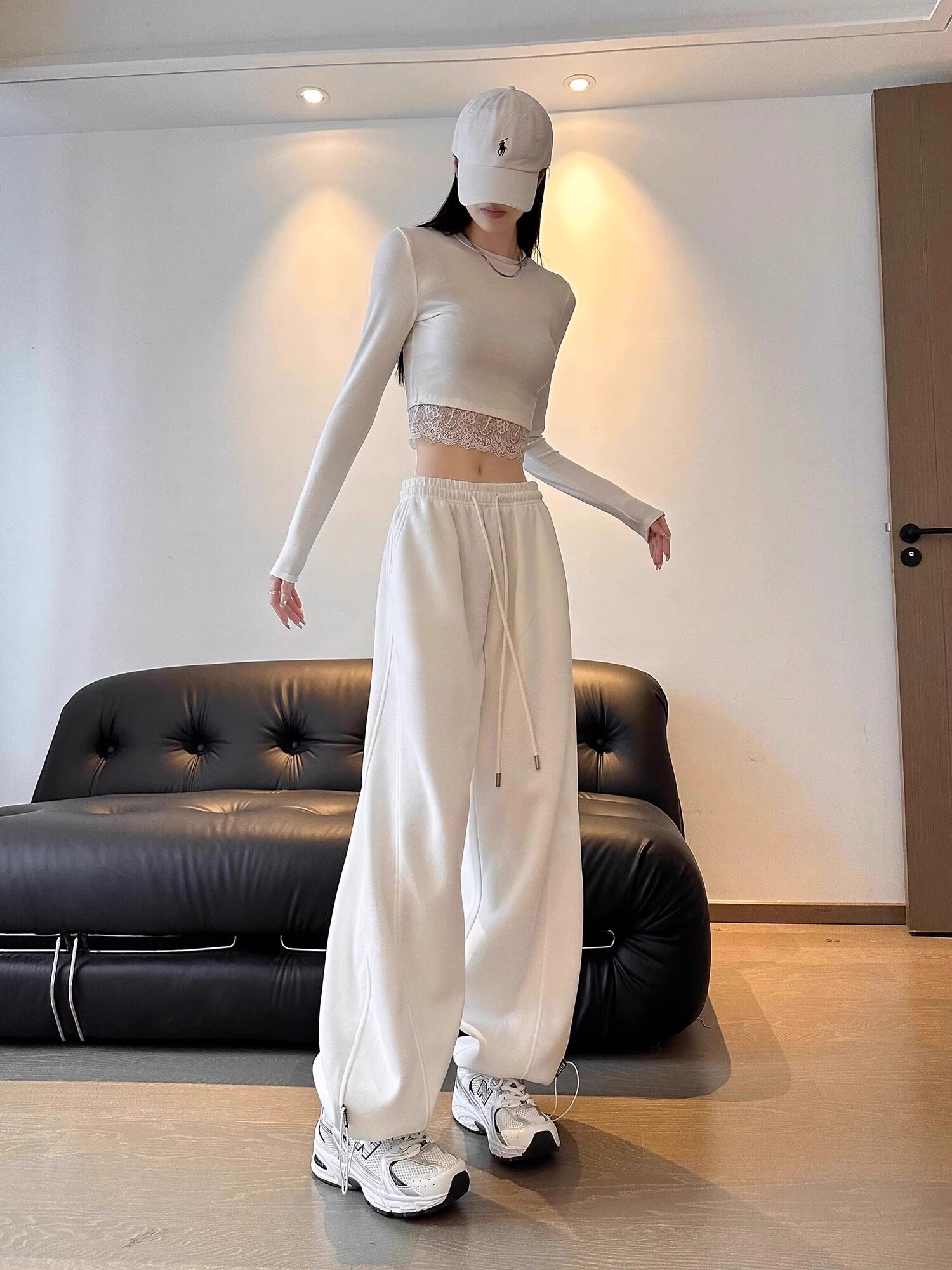 白色窄版阔腿运动裤女2025春季新款高腰显瘦加绒加厚束脚香蕉卫裤