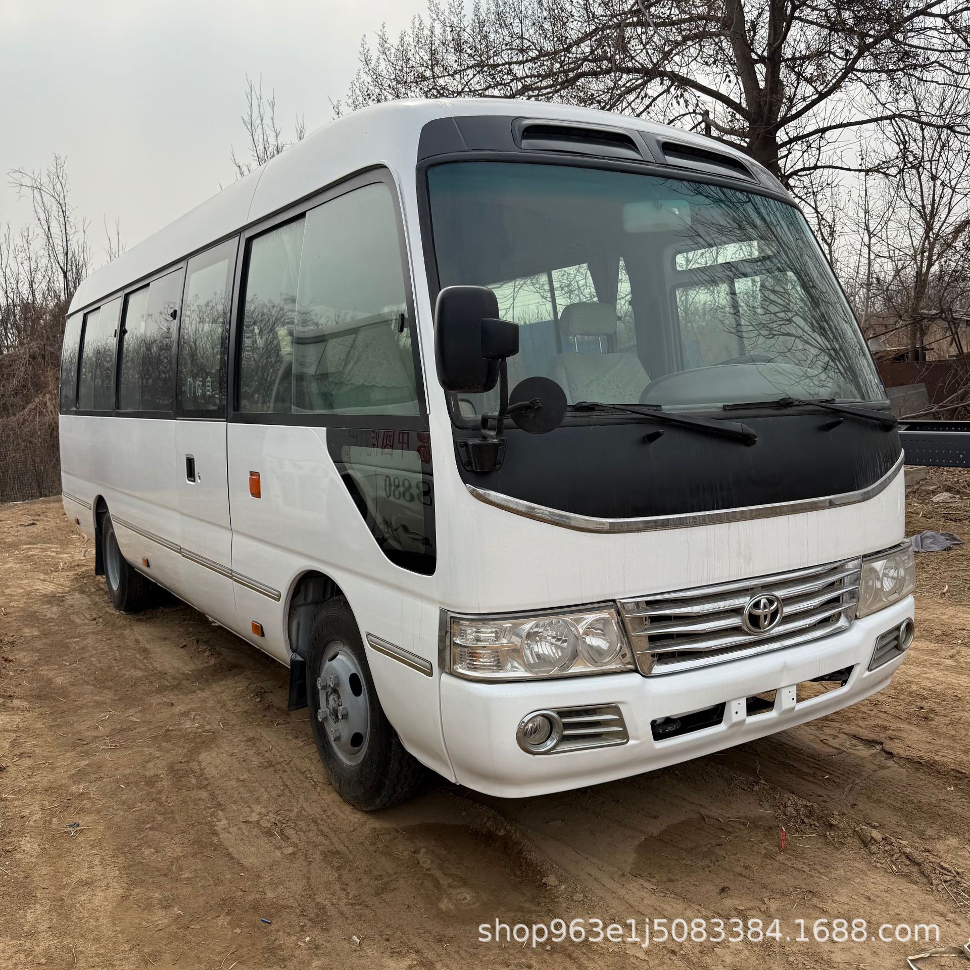外贸出口考斯特19座旅游客车出口非洲车型考斯特汽油中巴客车
