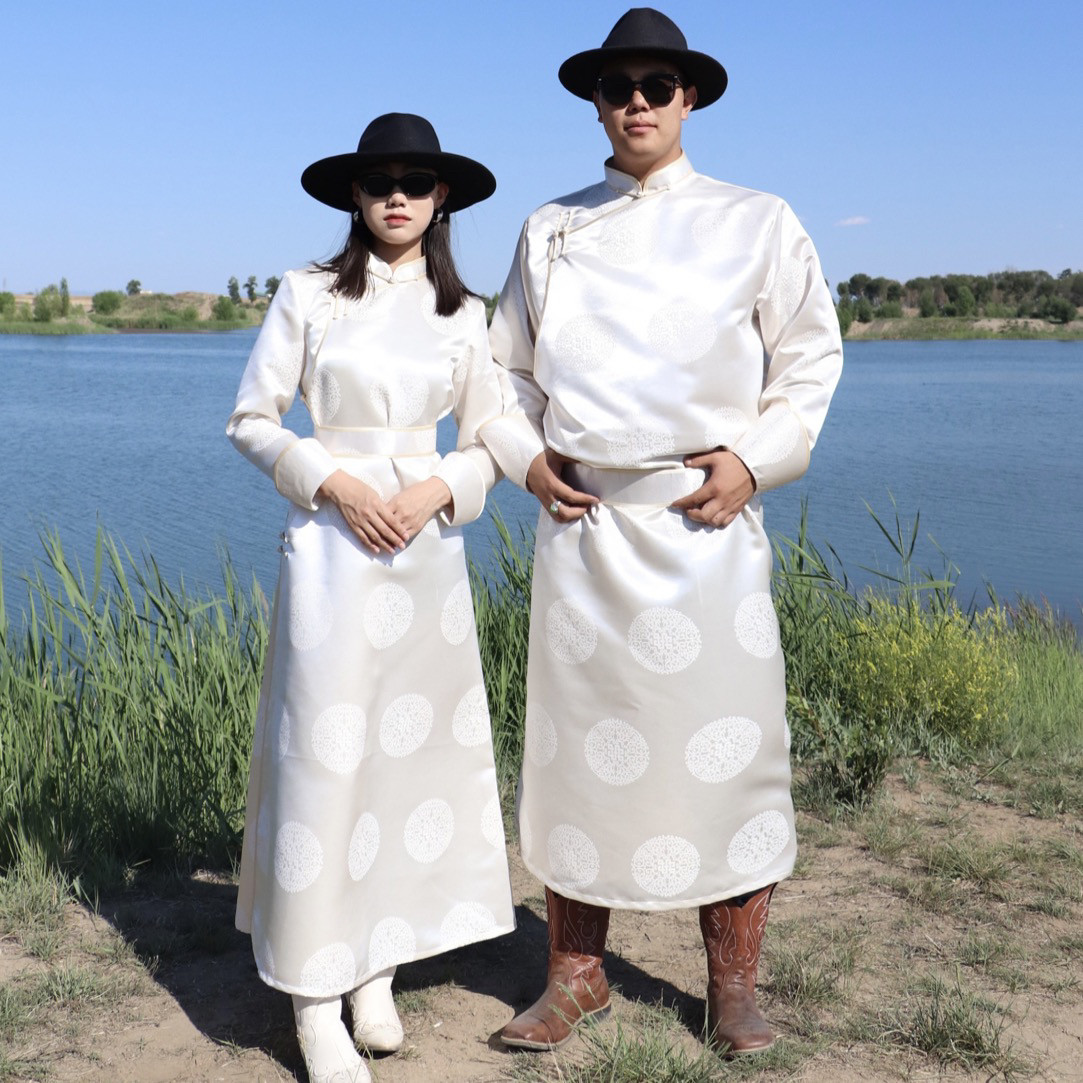新款帅气男女情侣装少数民族风写真演出服饰男士长袍套装旅拍服饰