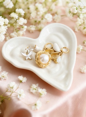 陶瓷心形花朵首饰收纳盘摆件