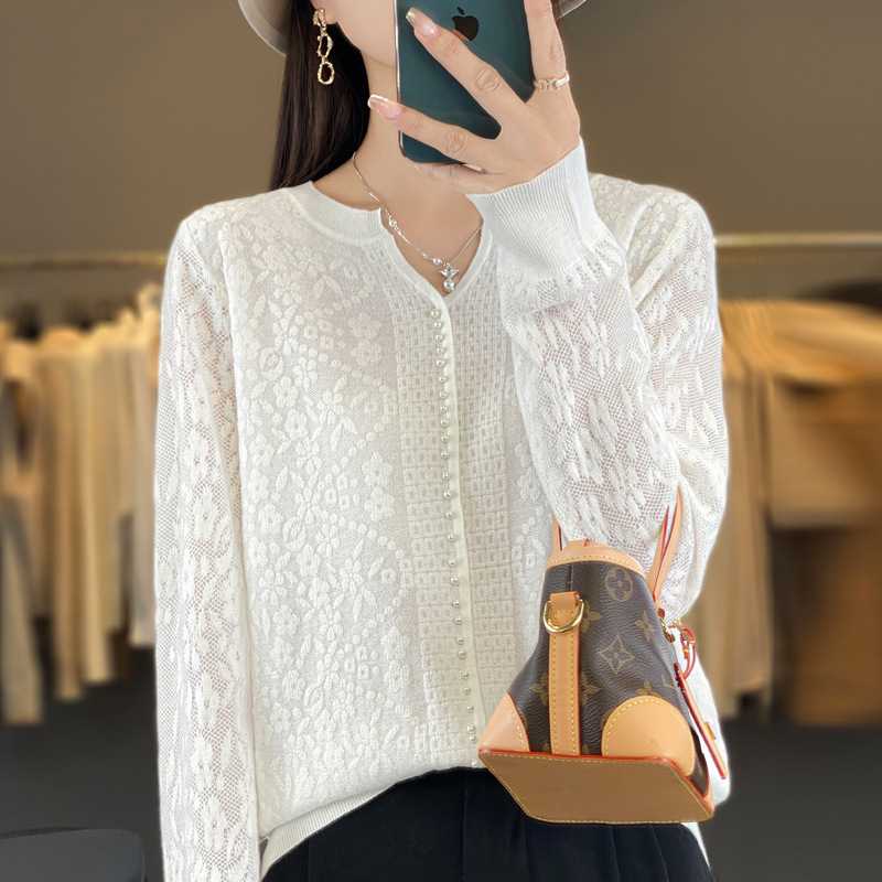 厂家跨境批发2024春夏新款精纺羊毛V领珍珠钩花针织衫上衣女现货