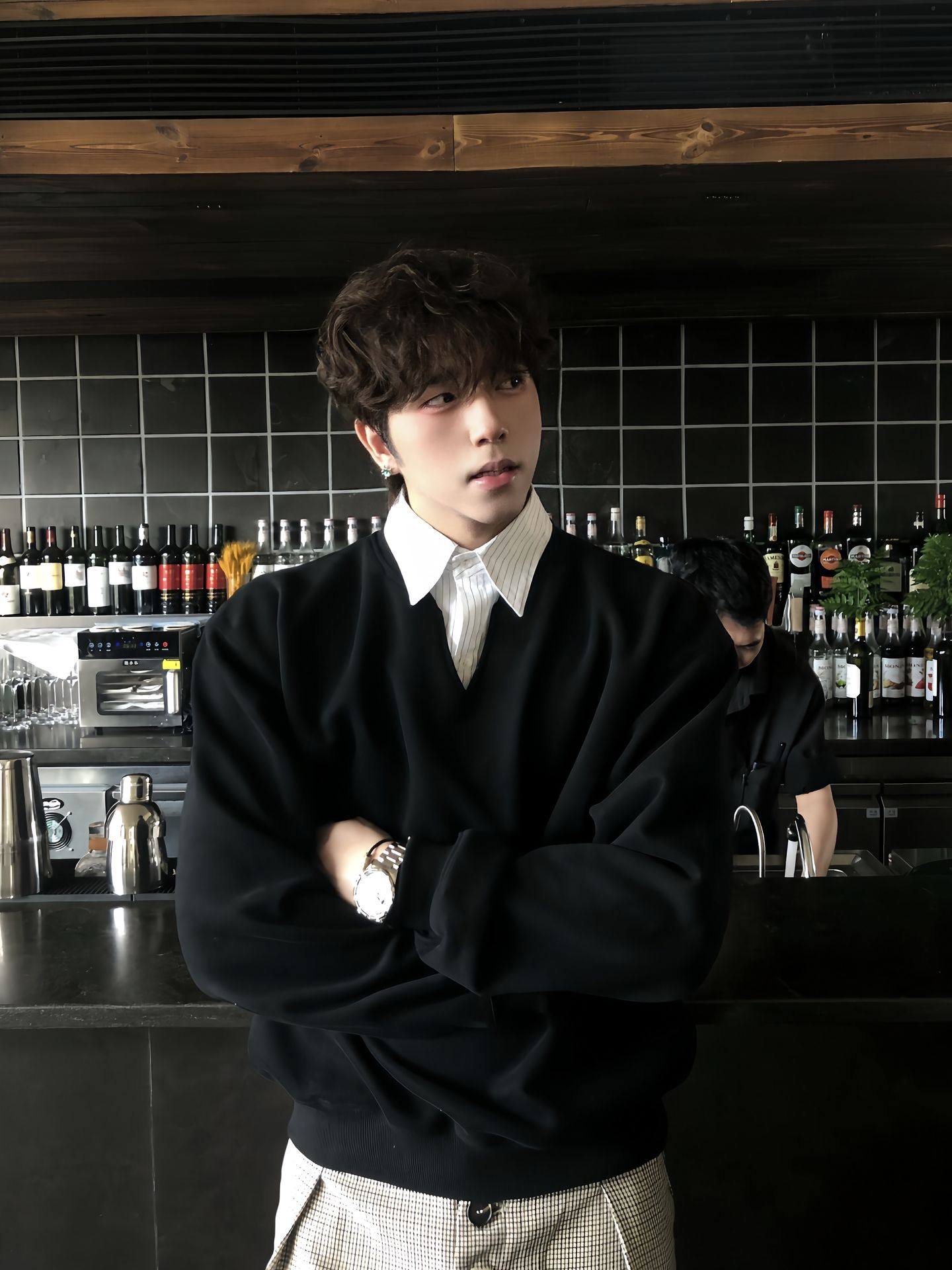 thumbnail for South Korea autumn and winter intellectuals fake two striped V-neck solid color sweatshirts short and wide boxy pullovers versatile preppy style