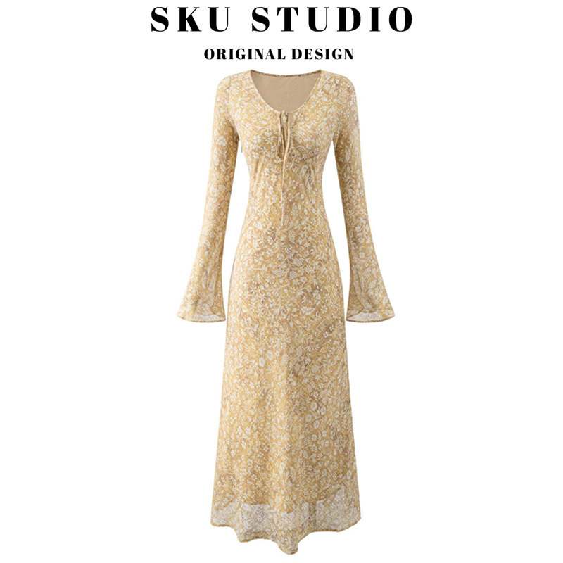 SkuStudio碎花雪纺斜裁秋季气质收腰喇叭长袖连衣裙内搭打底裙女