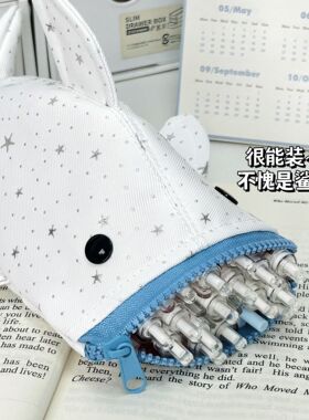 网红爆款便携白色星星可爱大嘴巴鲨鱼造型大容量文具抽象搞怪笔袋