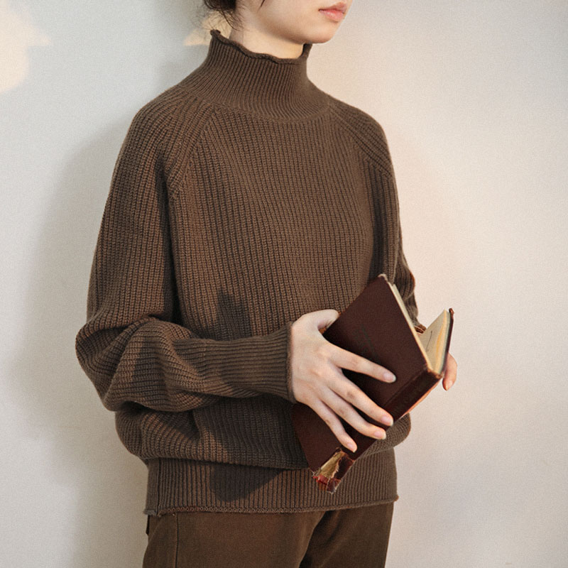 韩系复古深棕色半高圆领