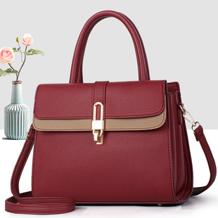 2025新款轻奢女士手提包大容量斜挎包大气通勤包红色锁扣托特包