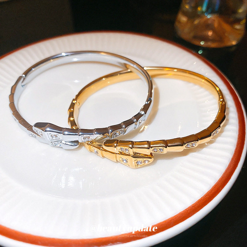 CROSS-BORDER ZIRCON SNAKE BRACELET WOMENS EUROPEAN AND AMERICAN NICHE FASHION PERSONALITY BRACELET LIGHT LUXURY HIGH-END TEMPERAMENT HAND ORNAMENT