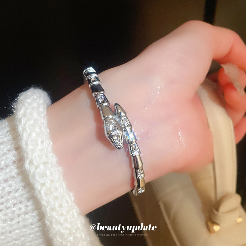CROSS-BORDER ZIRCON SNAKE BRACELET WOMENS EUROPEAN AND AMERICAN NICHE FASHION PERSONALITY BRACELET LIGHT LUXURY HIGH-END TEMPERAMENT HAND ORNAMENT