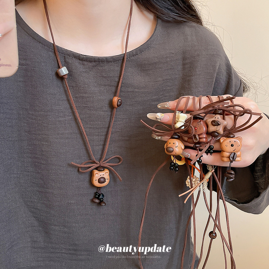 新款木珠小熊星星吊坠项链美拉德轻奢感颈链复古气质毛衣链女