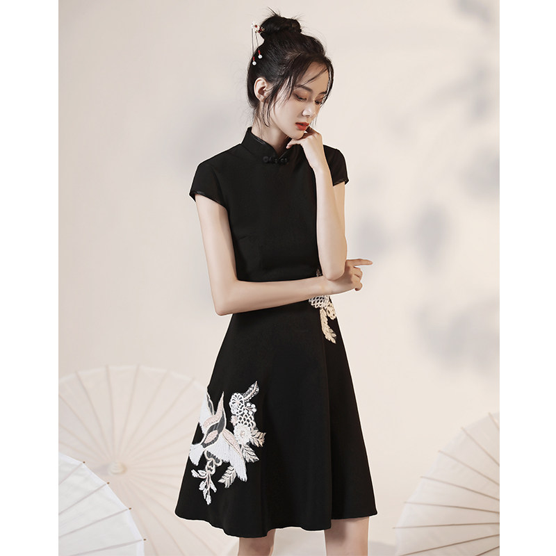 黑色旗袍年轻款少女小个子复古中国风改良版连衣裙性感修身短款秋