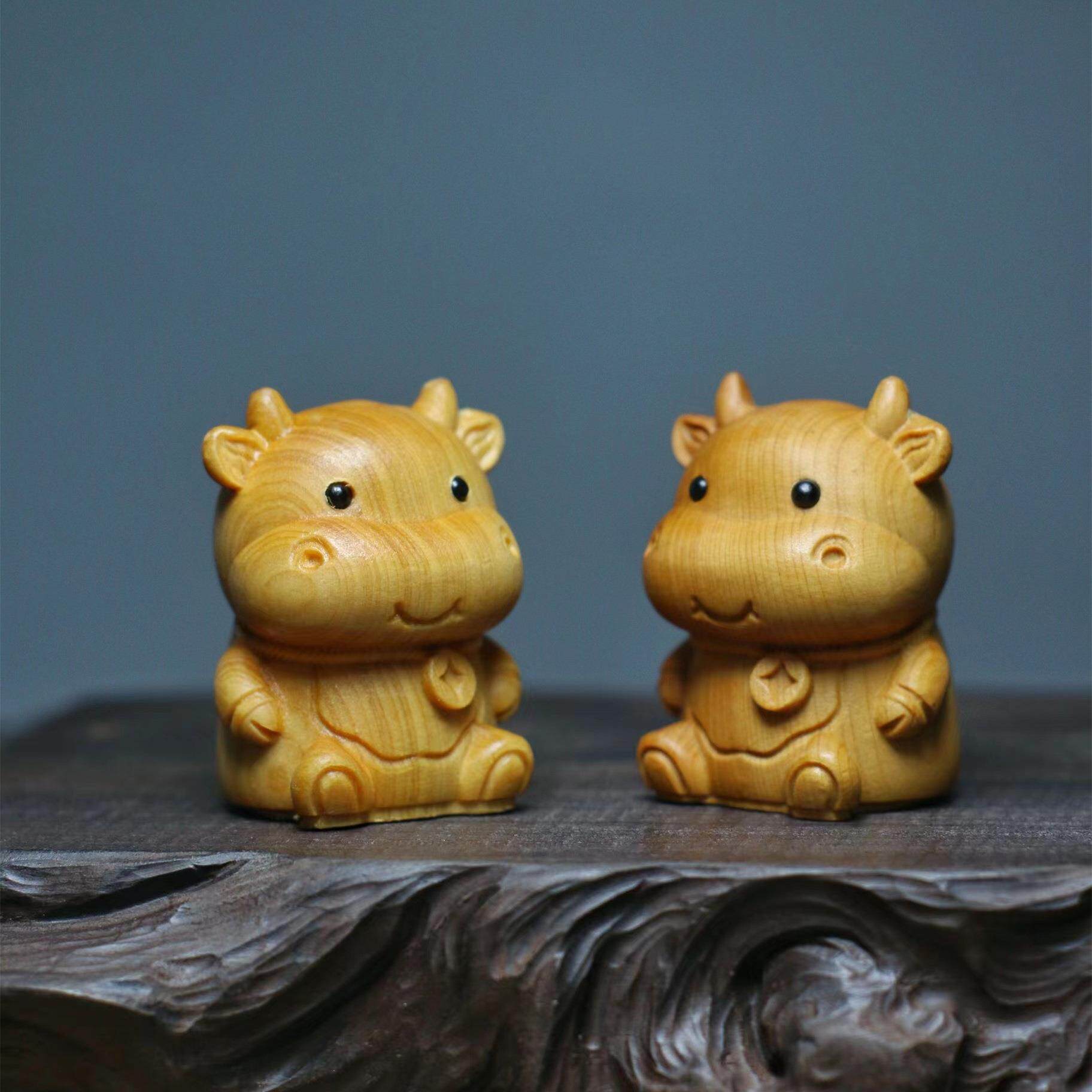 崖柏木雕刻小动物手把件铜钱小牛生肖牛挂件钥匙扣木质工艺品礼品