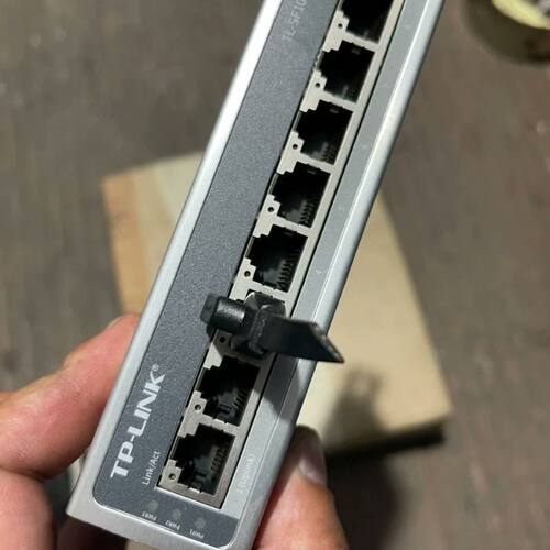 tplink TL-SF1008工业级导轨式 拆机
