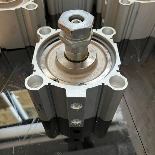 内螺纹方缸 CDQ2B125-20DCZ