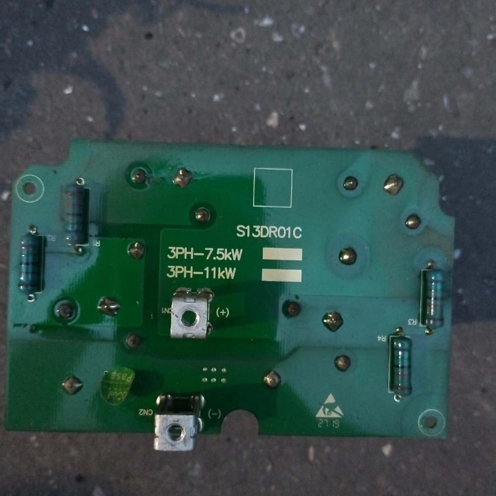 众辰变频器电容板S13DR01C 15KW还可以带CD2