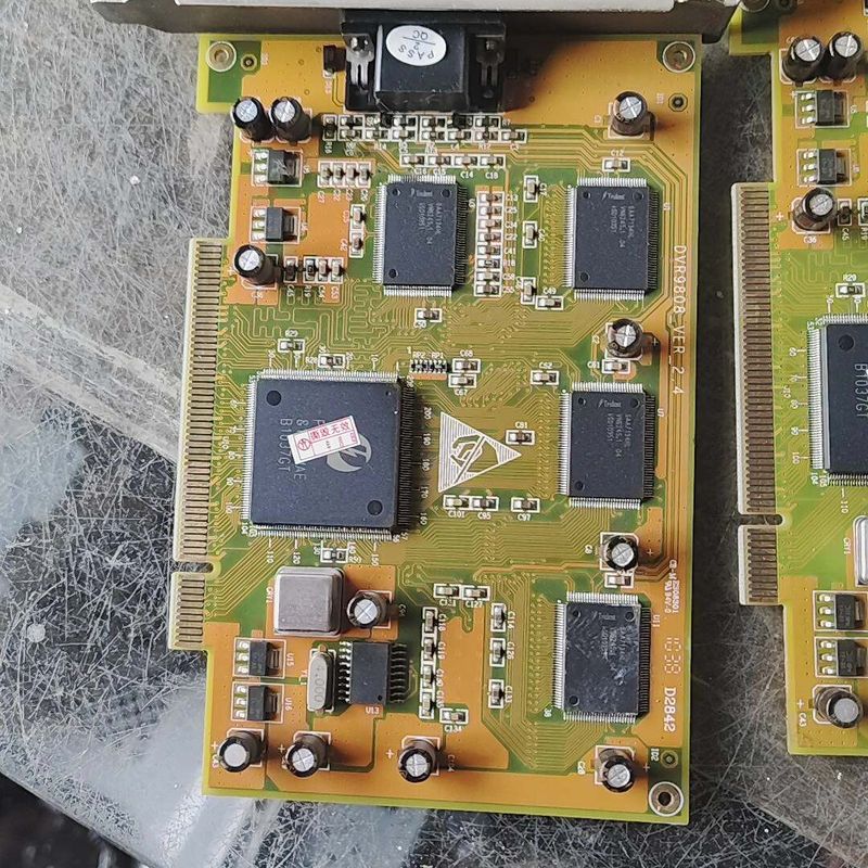 波粒监控卡V2.4 DVR9808 八路监控视频采集卡